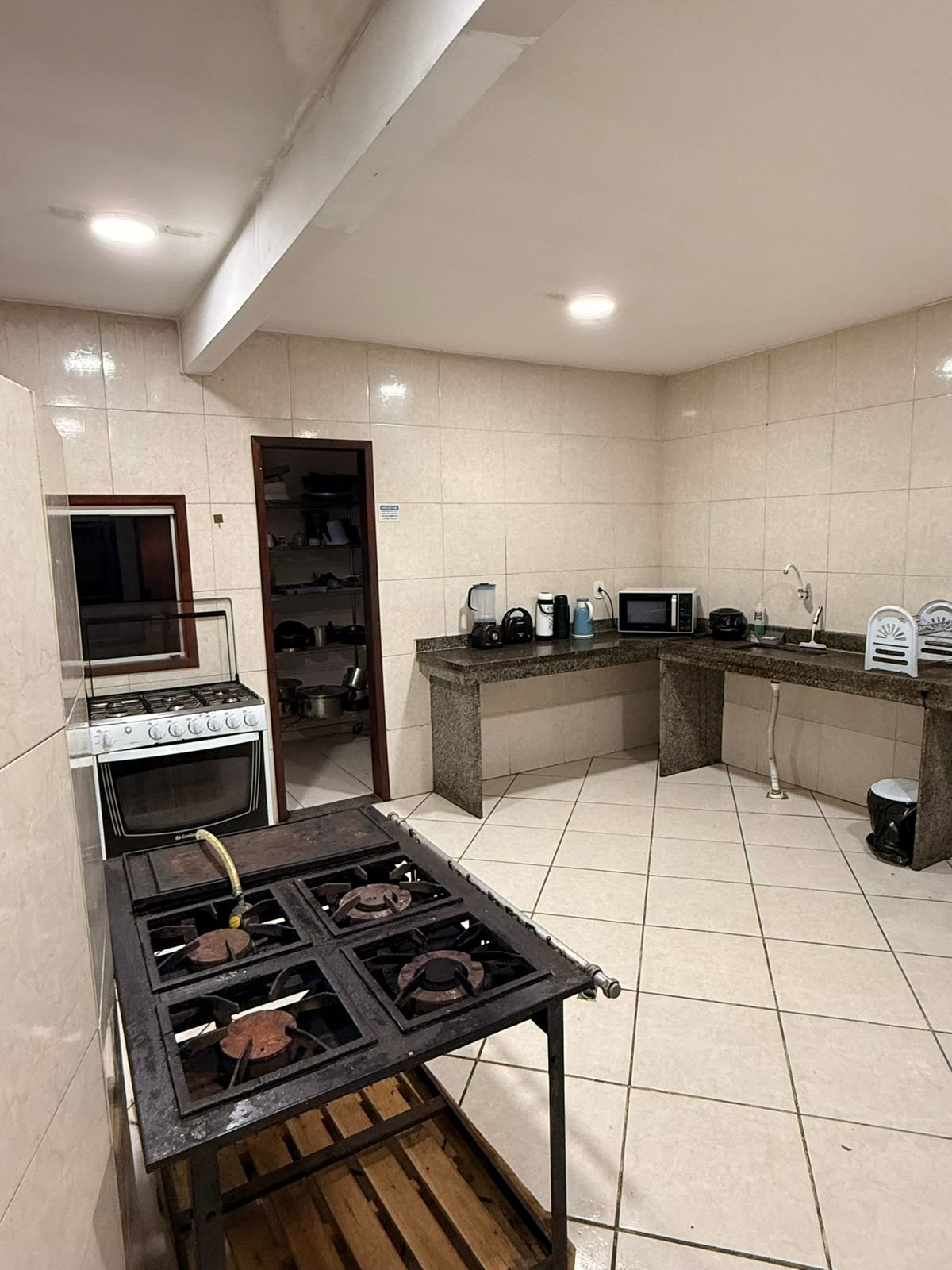 AL00018  - Sua Casa de Temporada VIP em Cabo Frio: Conforto para 48 Pessoas no Recanto das Dunas!