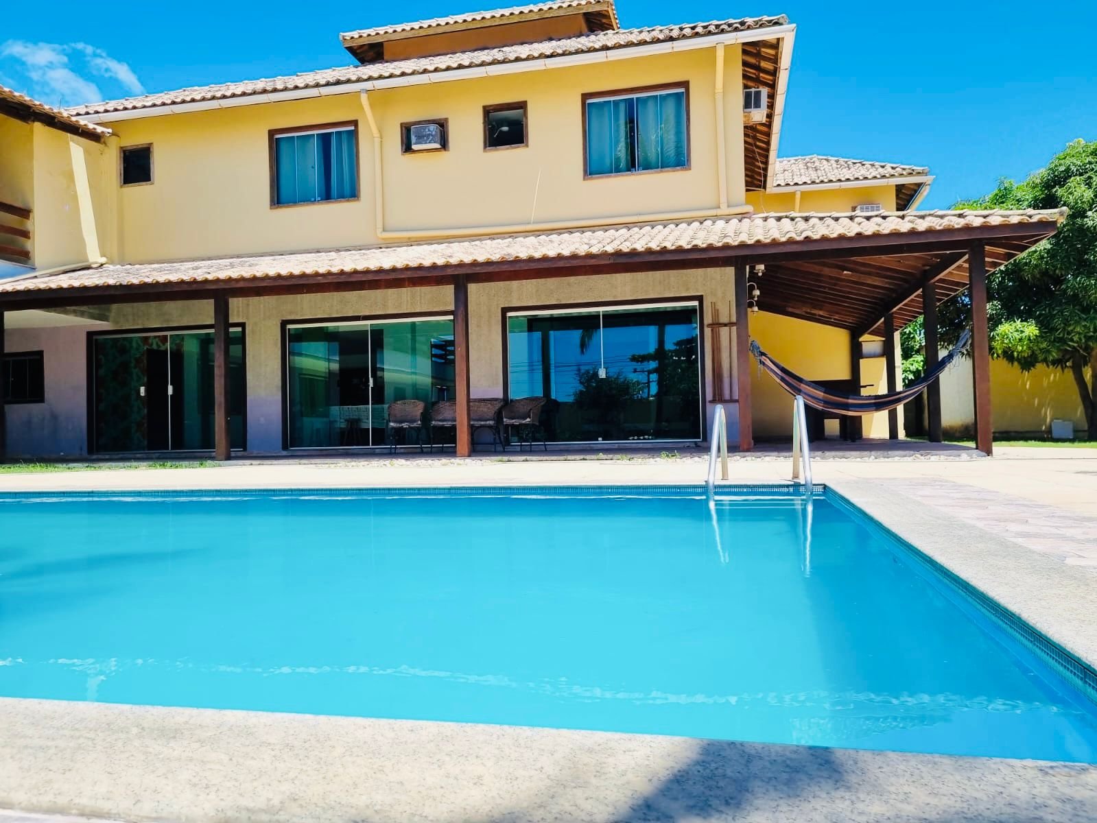 AL00018  - Sua Casa de Temporada VIP em Cabo Frio: Conforto para 48 Pessoas no Recanto das Dunas!