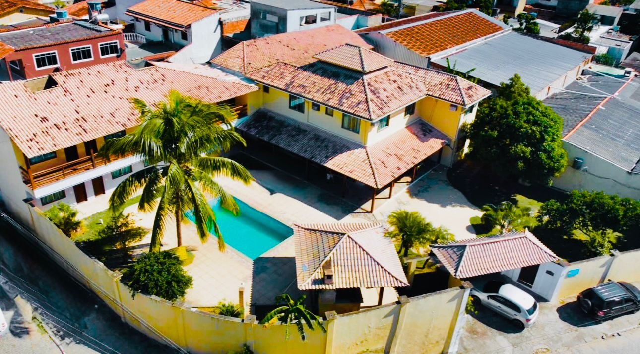 AL00018  - Sua Casa de Temporada VIP em Cabo Frio: Conforto para 48 Pessoas no Recanto das Dunas!