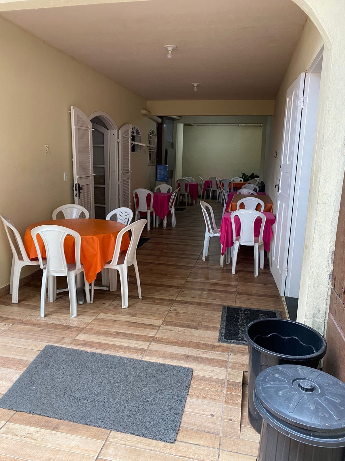 AL0003-  CASA PARA EXCURSÃO TEMPORADA EM CABO FRIO 54 P/ OU PEQUENAS FAMILIAS