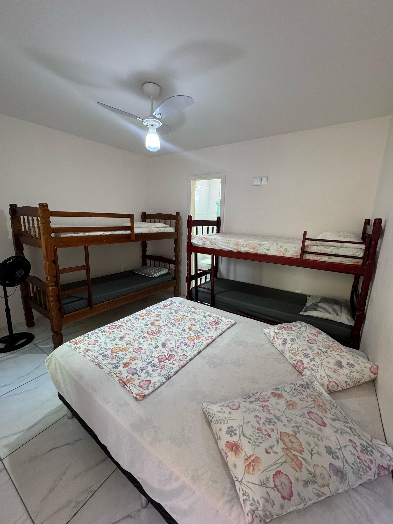 AL0004- Hospedagem temporada para 30 pessoas ou pequenas familias em cabo Frio