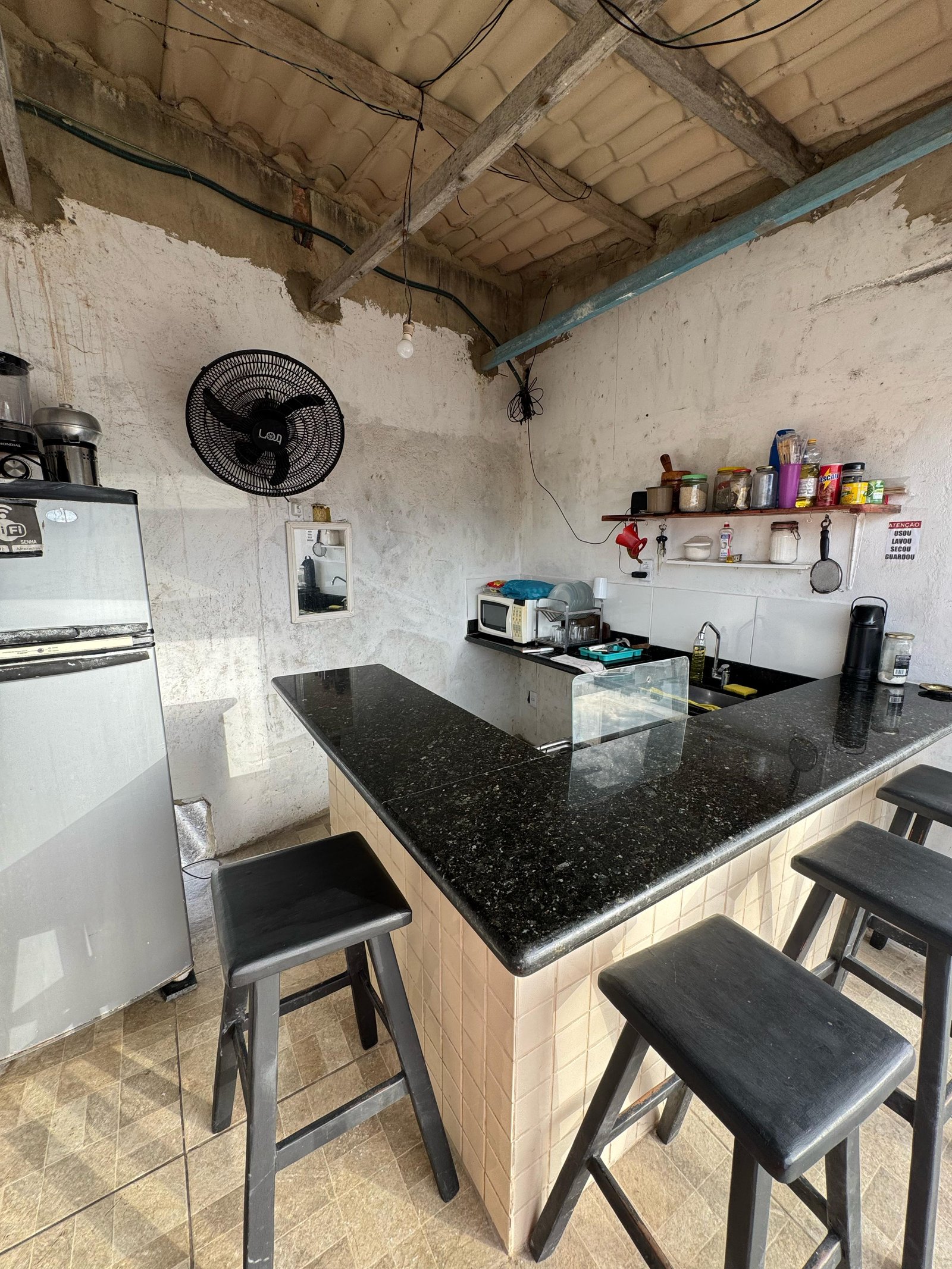 AL0004- Hospedagem temporada para 30 pessoas ou pequenas familias em cabo Frio