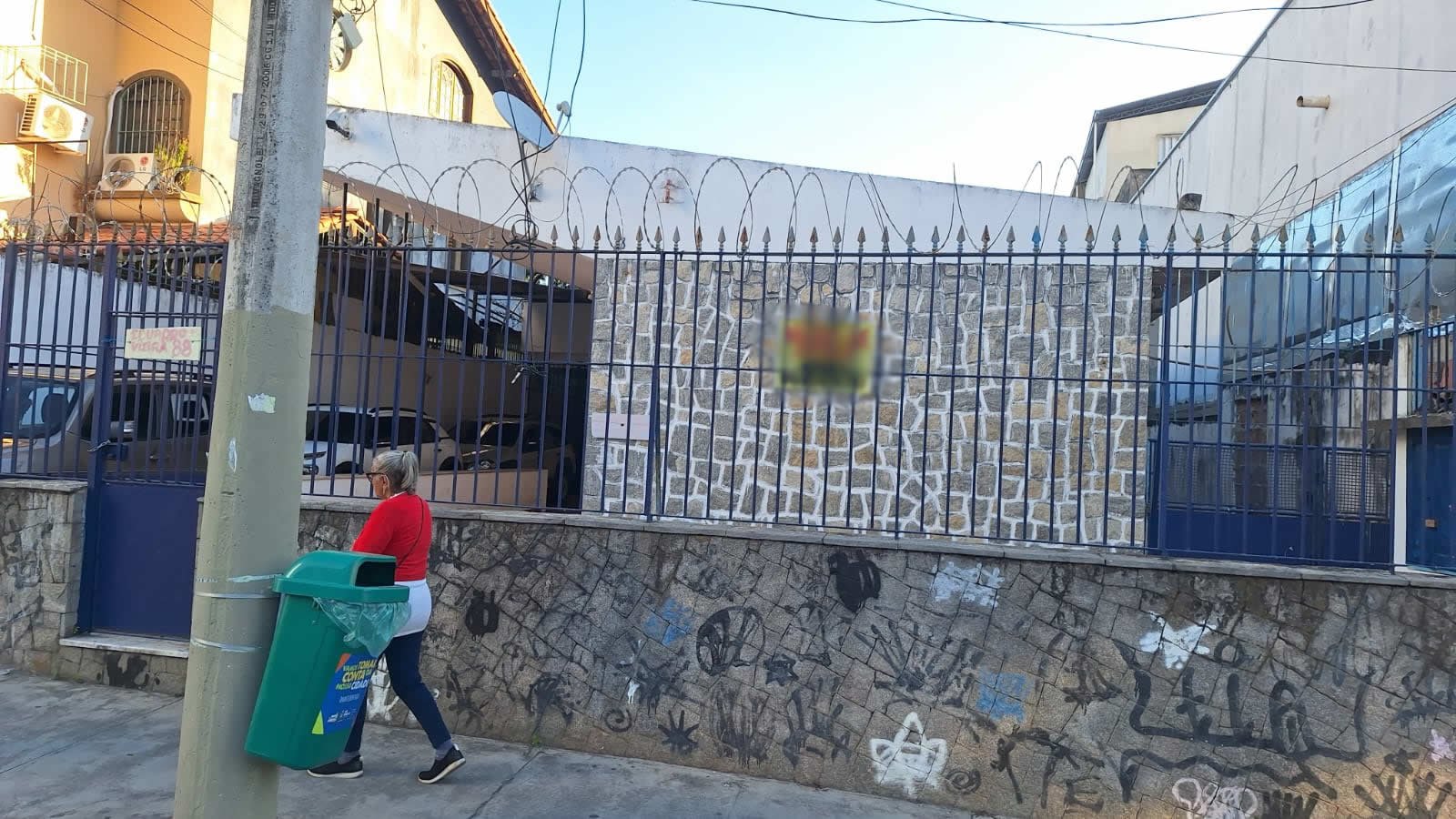 CS00012-  Casa a venda no centro de São Gonçalo