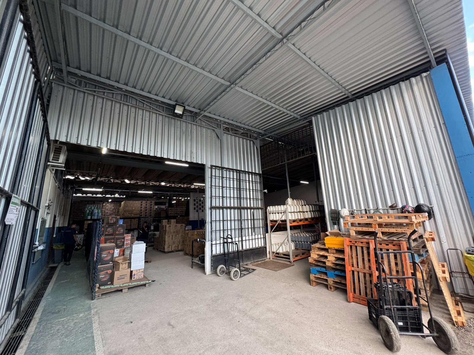 EMP0005 - EMPRESA EM FUNCIONAMENTO COM CONTRATO EMP0005 - EMPRESA EM FUNCIONAMENTO COM CONTRATO