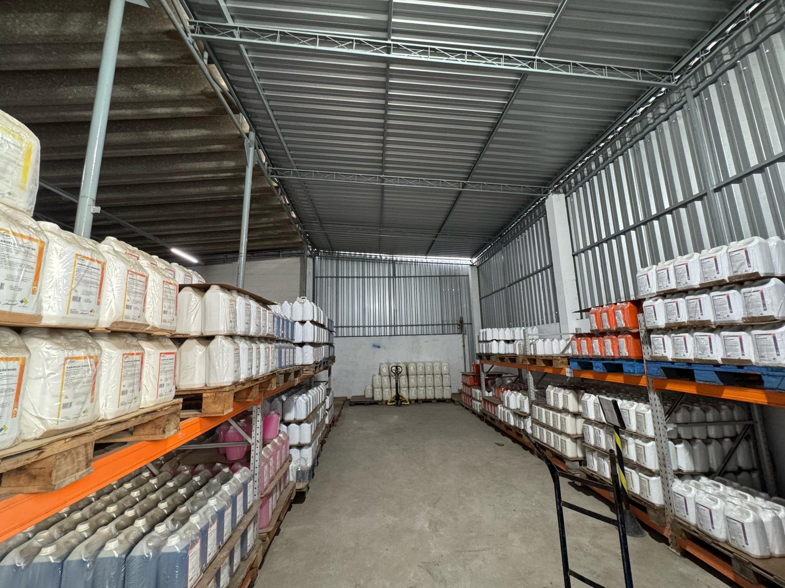 EMP0005 - EMPRESA EM FUNCIONAMENTO COM CONTRATO EMP0005 - EMPRESA EM FUNCIONAMENTO COM CONTRATO