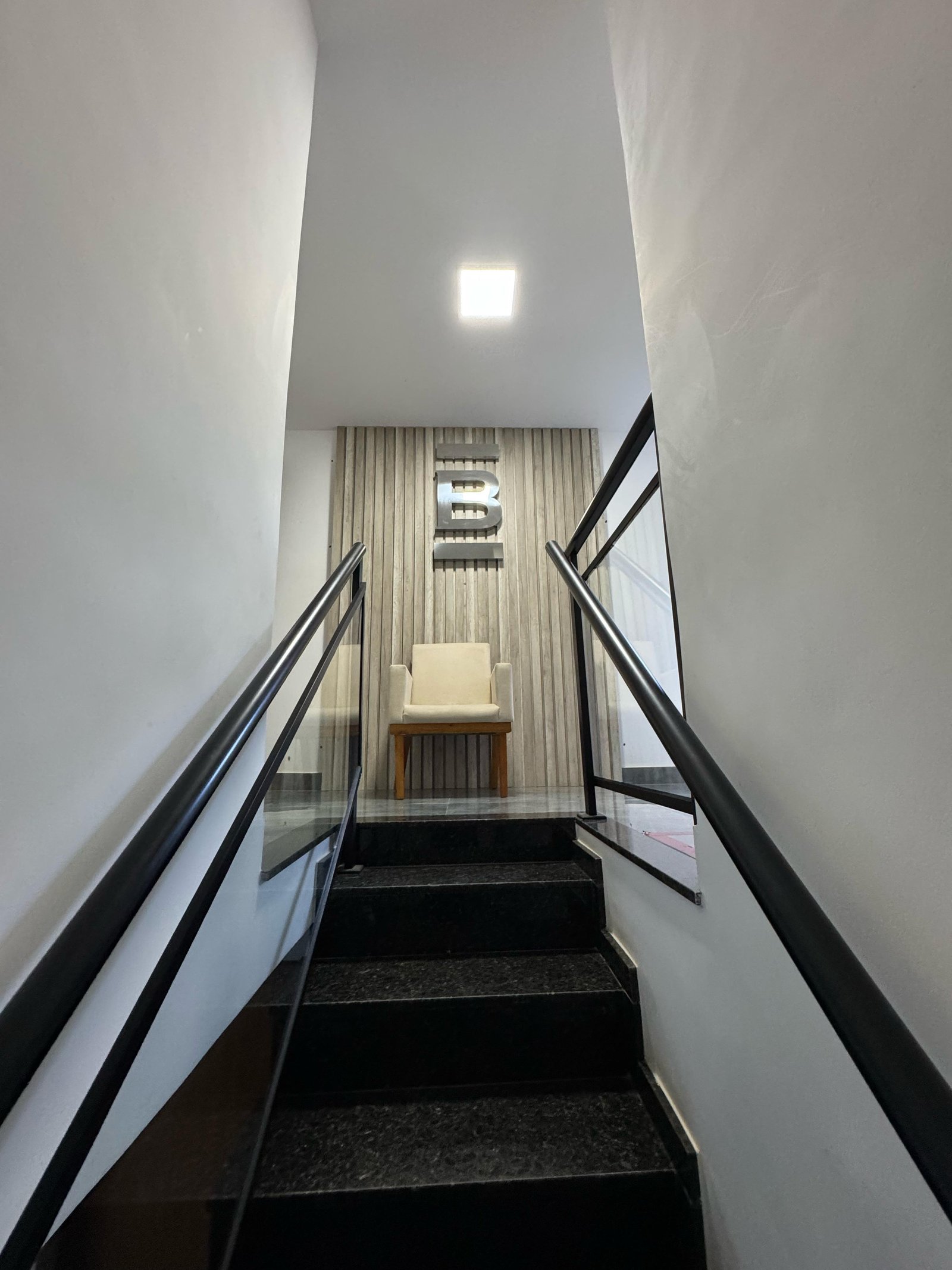 EMP0005 - EMPRESA EM FUNCIONAMENTO COM CONTRATO EMP0005 - EMPRESA EM FUNCIONAMENTO COM CONTRATO