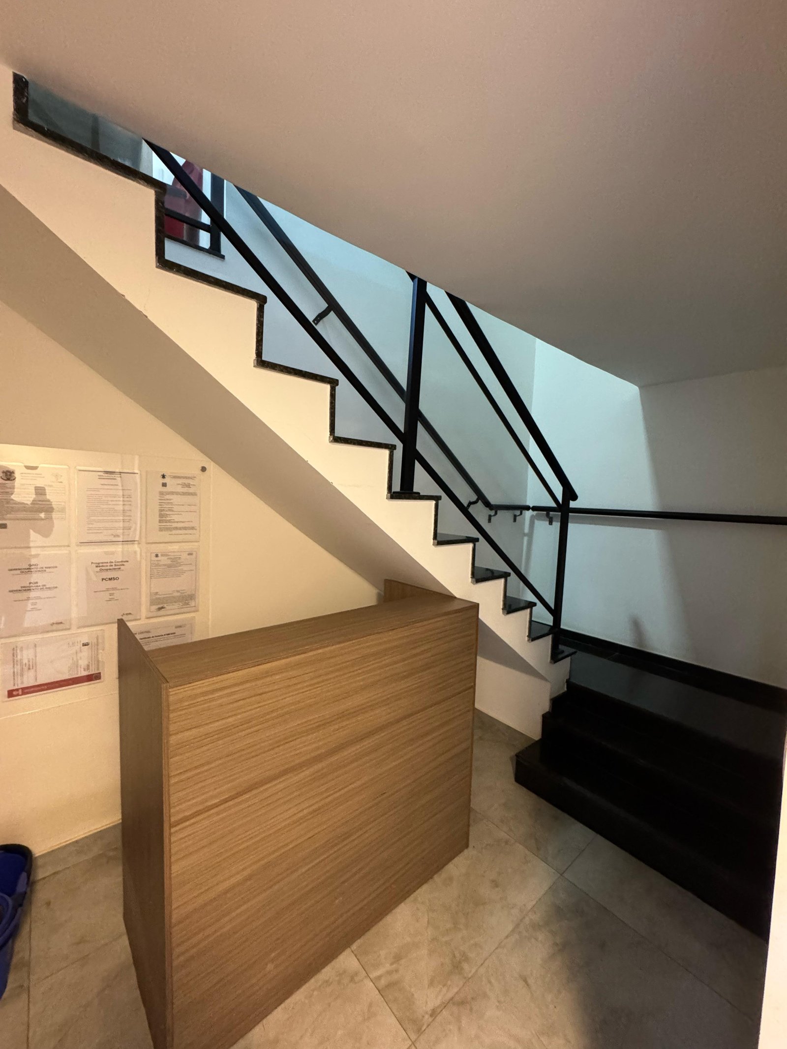 EMP0005 - EMPRESA EM FUNCIONAMENTO COM CONTRATO EMP0005 - EMPRESA EM FUNCIONAMENTO COM CONTRATO