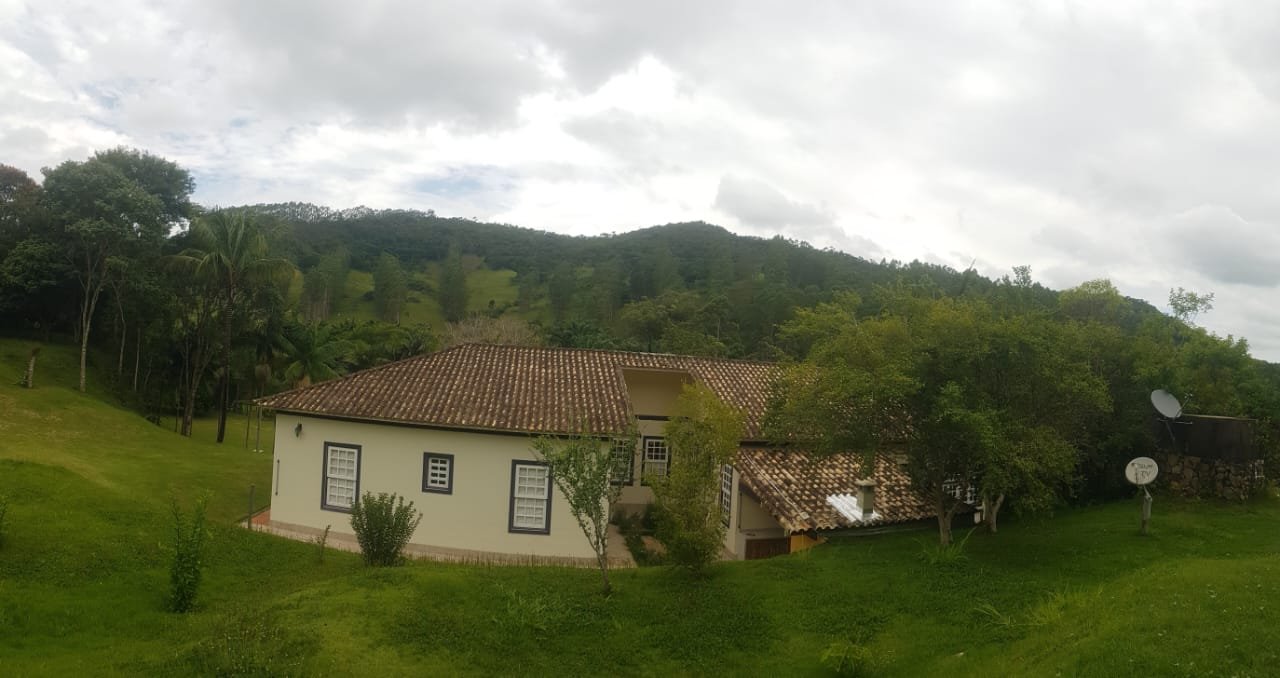 FA0003  - Oportunidade Exclusiva: Fazenda de Alto Padrão em Matias Barbosa – MG