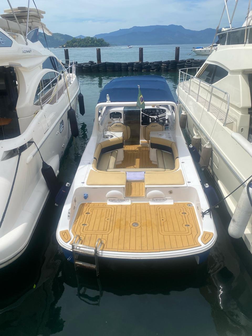 Oportunidade em Angra: Lancha 2012 – Performance e Conforto