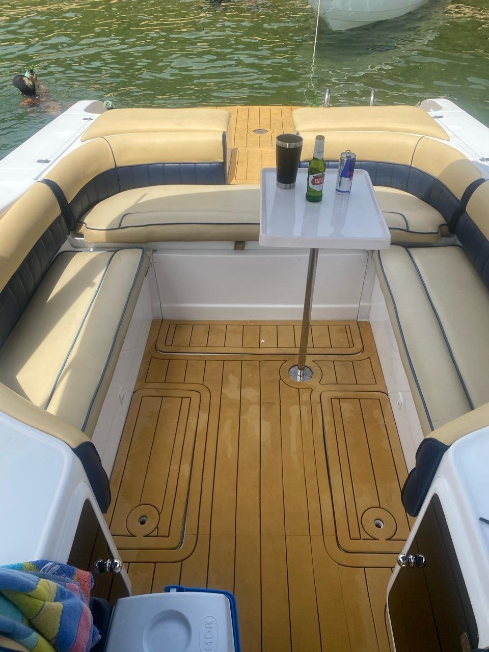 Oportunidade em Angra: Lancha 2012 – Performance e Conforto